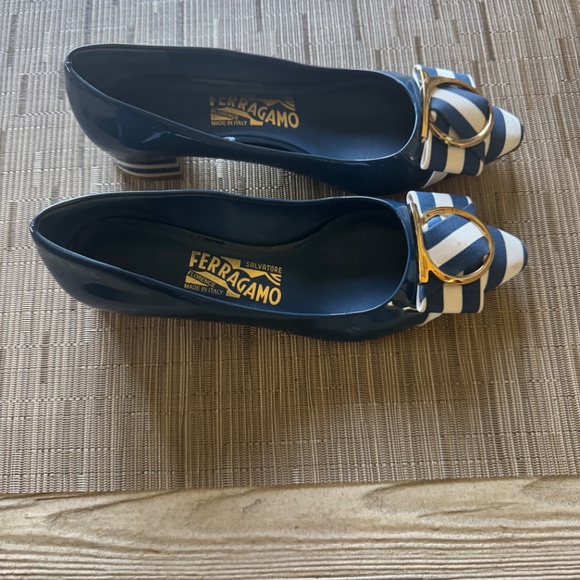 Ferragamo square 1.25 inch heel - Picture 7 of 10